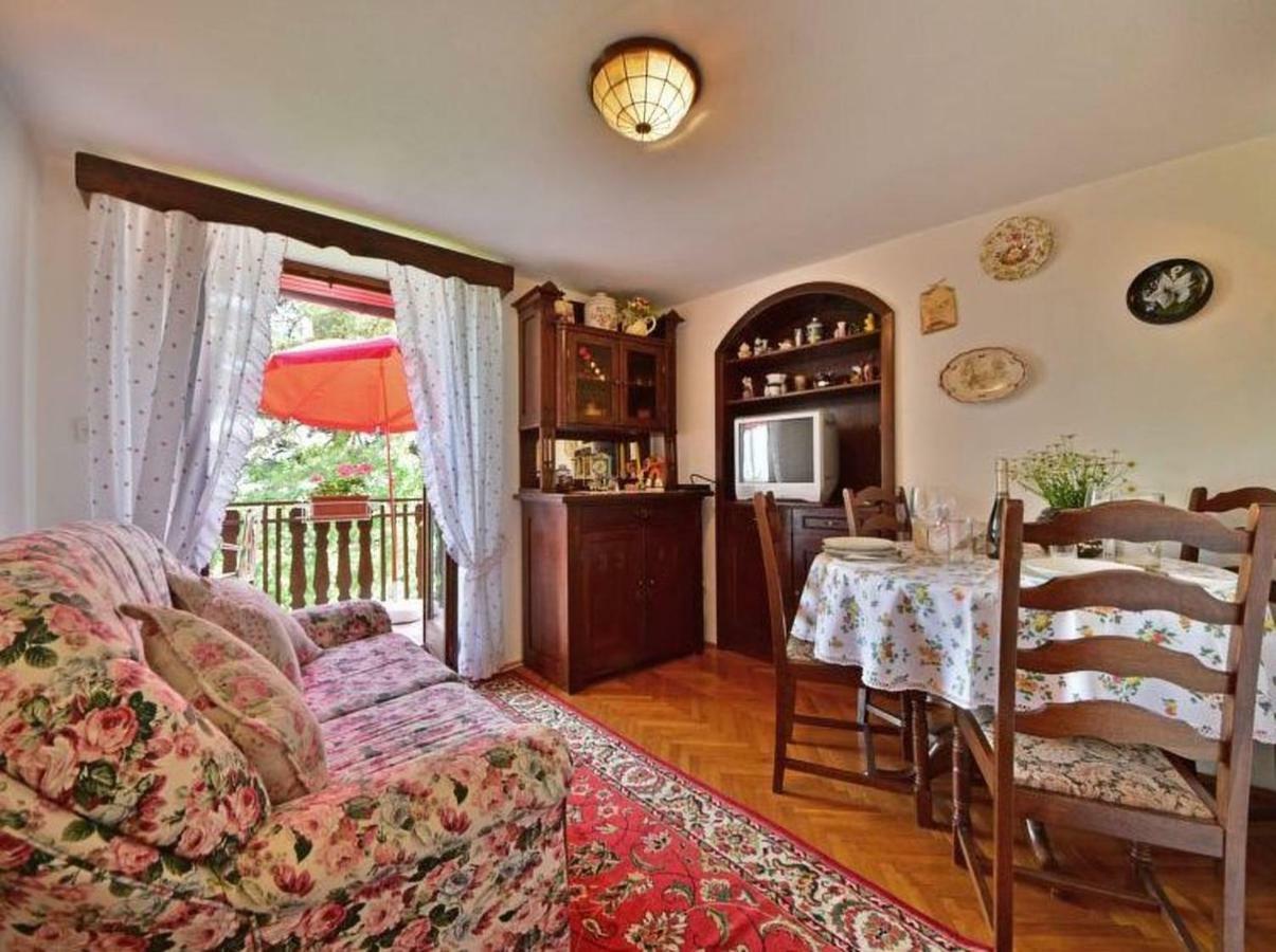 Comfy And Warm Ap With Balcony Surrounded With Beautiful Nature 로브란 외부 사진