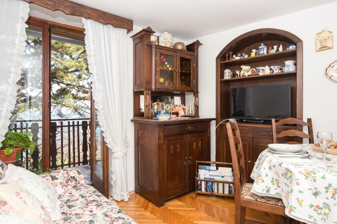 Comfy And Warm Ap With Balcony Surrounded With Beautiful Nature 로브란 외부 사진